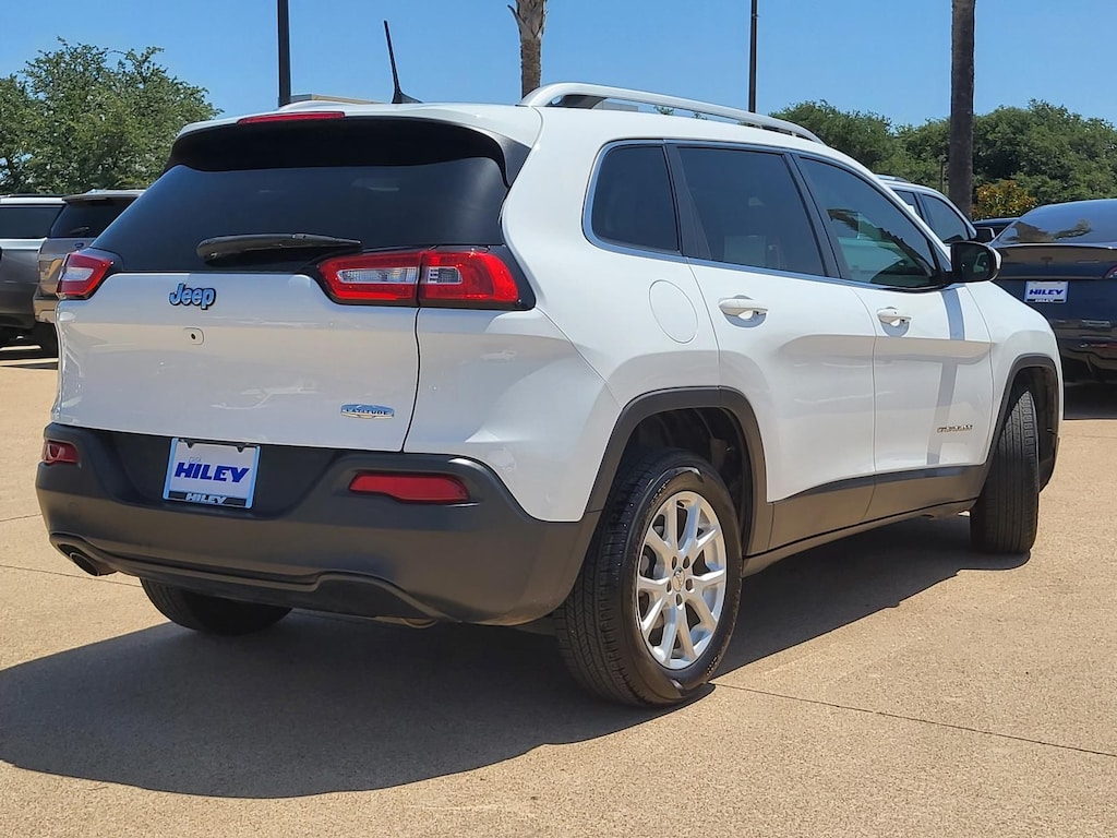 Used 2018 Jeep Cherokee Latitude Plus FWD SUV