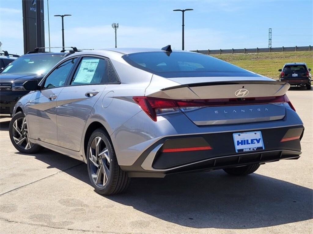 New 2025 Hyundai Elantra SEL Sport Sedan