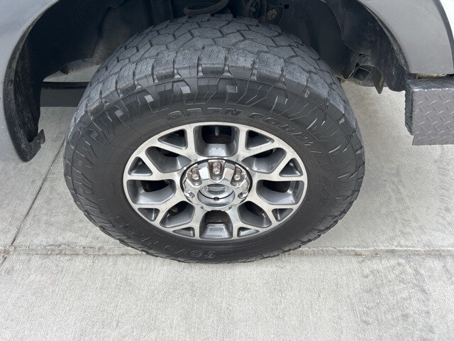 2022 Ford F-350 Lariat photo 4