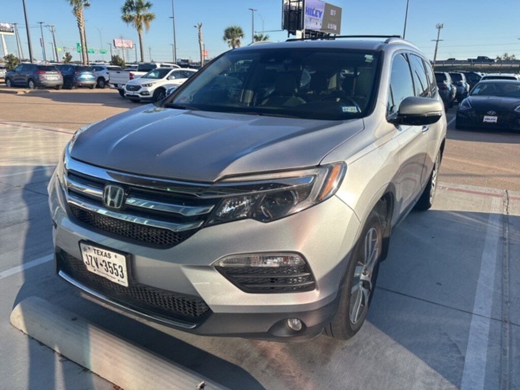 Used 2017 Honda Pilot Touring AWD SUV