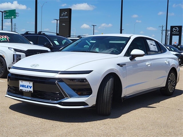 2025 Hyundai Sonata Hybrid SEL photo 2