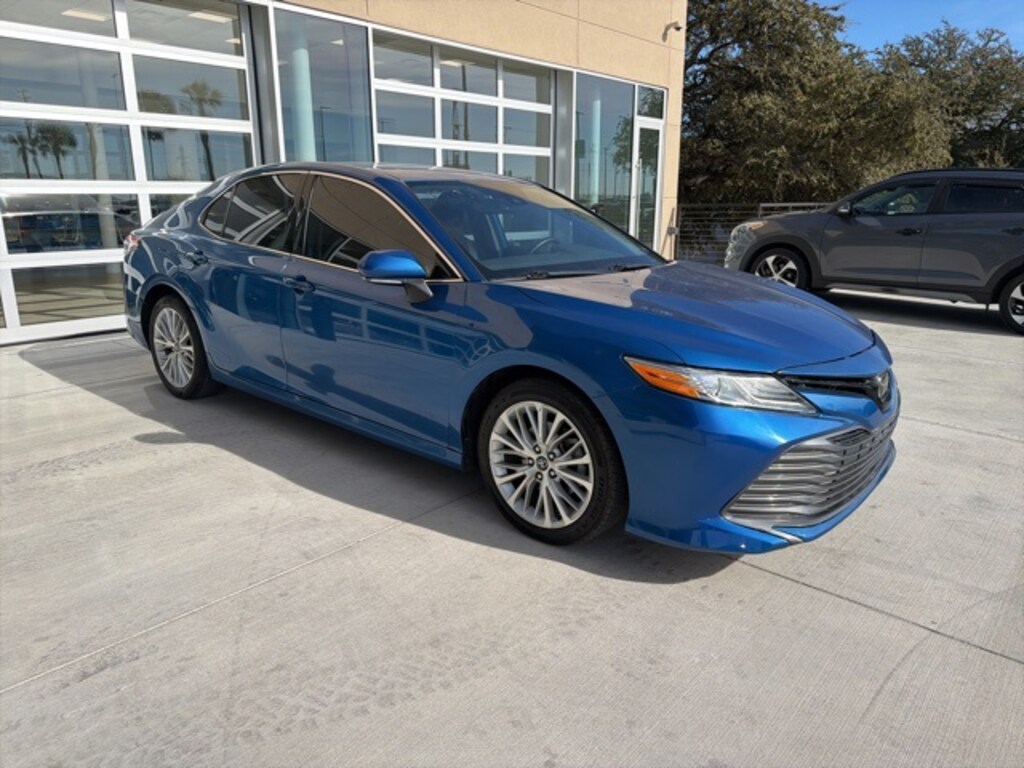 Used 2020 Toyota Camry XLE Sedan