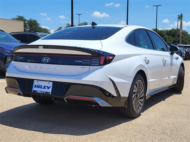 2025 Hyundai Sonata Hybrid SEL photo 4