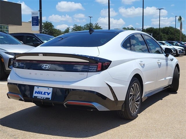 2025 Hyundai Sonata Hybrid Limited photo 4