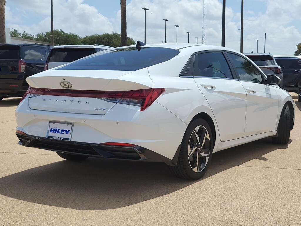 Used 2022 Hyundai Elantra Limited Sedan