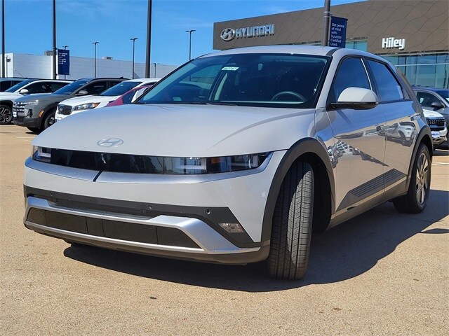 2026 Hyundai Ioniq 5 SEL photo 2
