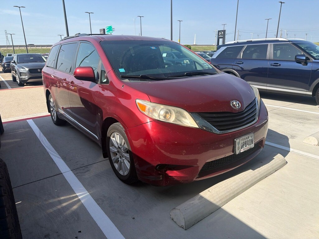 Used 2013 Toyota Sienna LE 7 Passenger Van