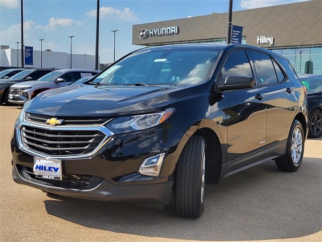 Used 2018 Chevrolet Equinox LS with VIN 2GNAXHEV8J6242490 for sale in Arlington, TX