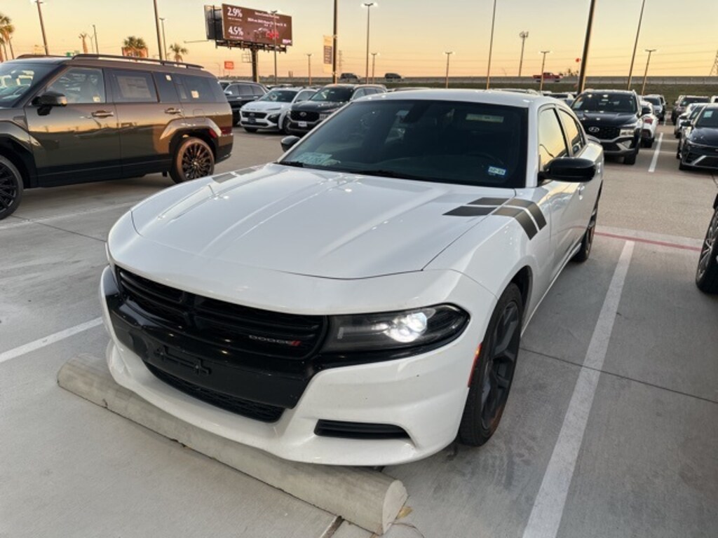 Used 2019 Dodge Charger SXT Sedan