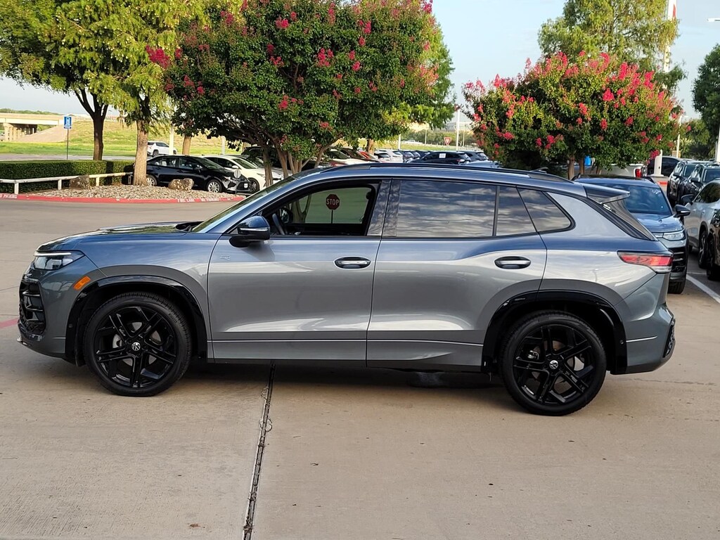 Certified 2026 Volkswagen Tiguan SE R-Line Black SUV