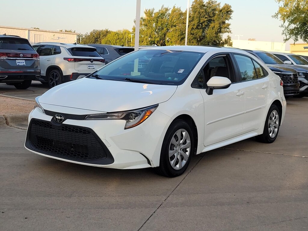 Used 2021 Toyota Corolla LE Sedan