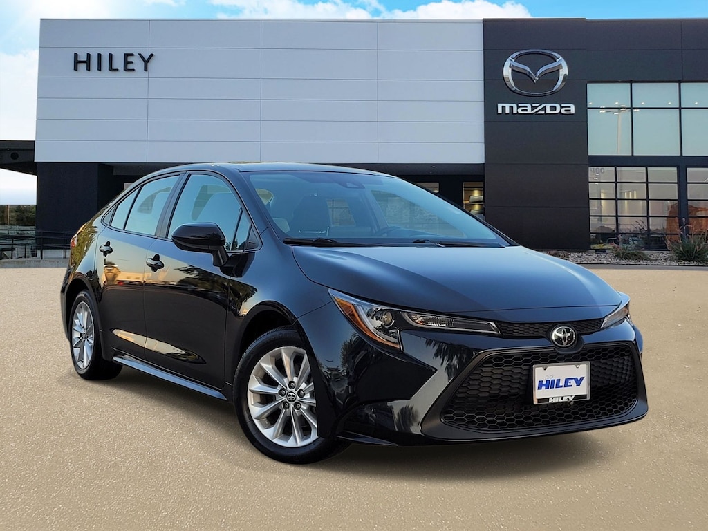 Used 2020 Toyota Corolla LE Sedan