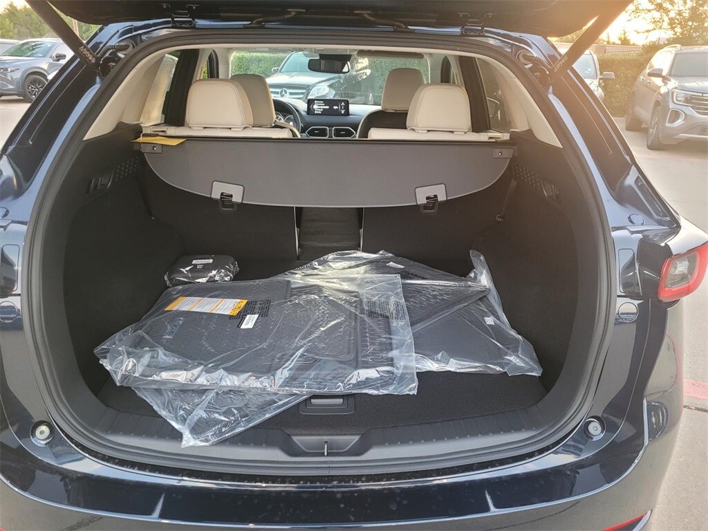 2025 Mazda CX-5 2.5 S Preferred photo 4