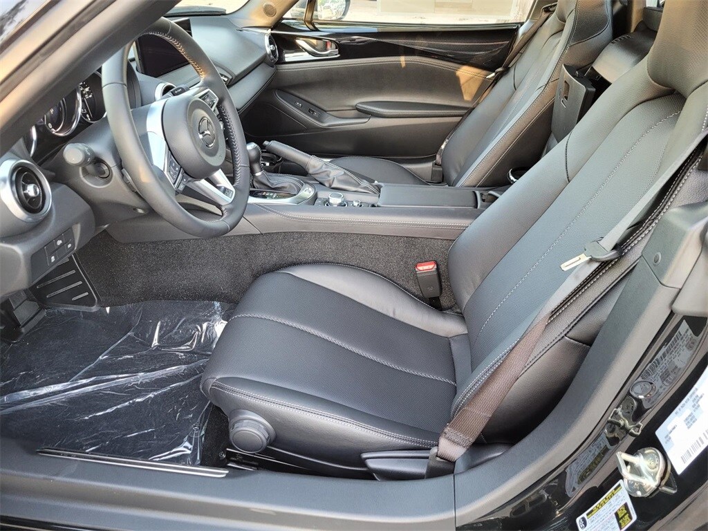 2025 Mazda MX-5 Miata Miata RF Grand Touring photo 4