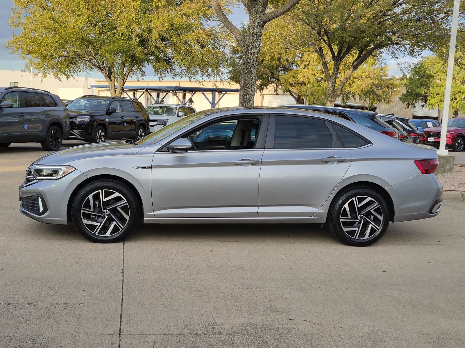 Used 2022 Volkswagen Jetta 1.5T SEL Sedan