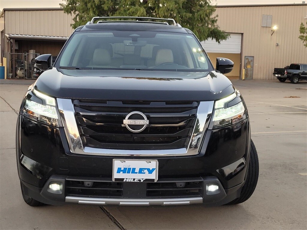 Used 2023 Nissan Pathfinder SL SUV