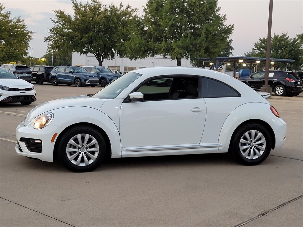 2019 Volkswagen Beetle S photo 4