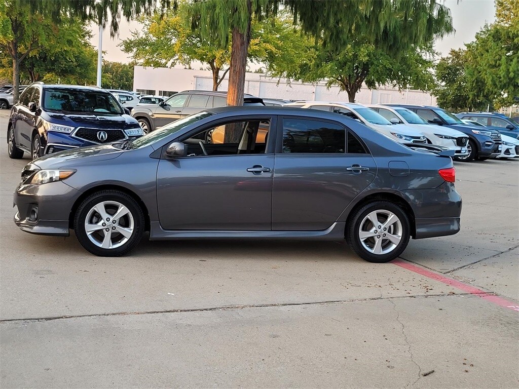 2012 Toyota Corolla S photo 3