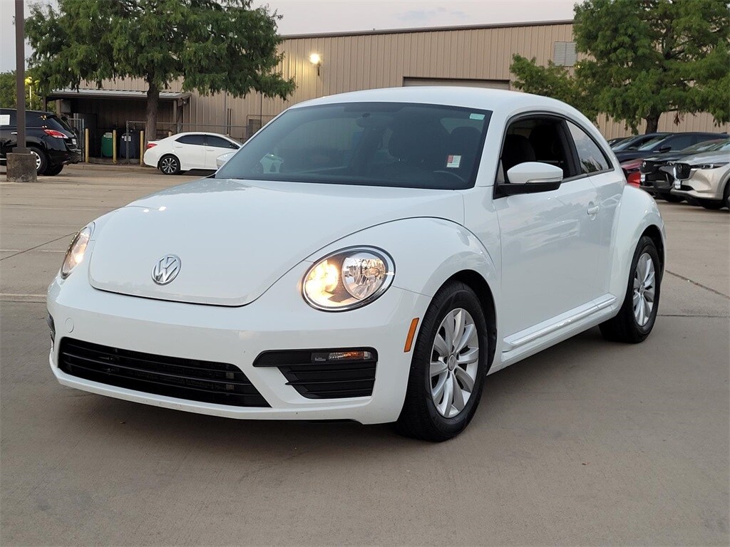 2019 Volkswagen Beetle S photo 3