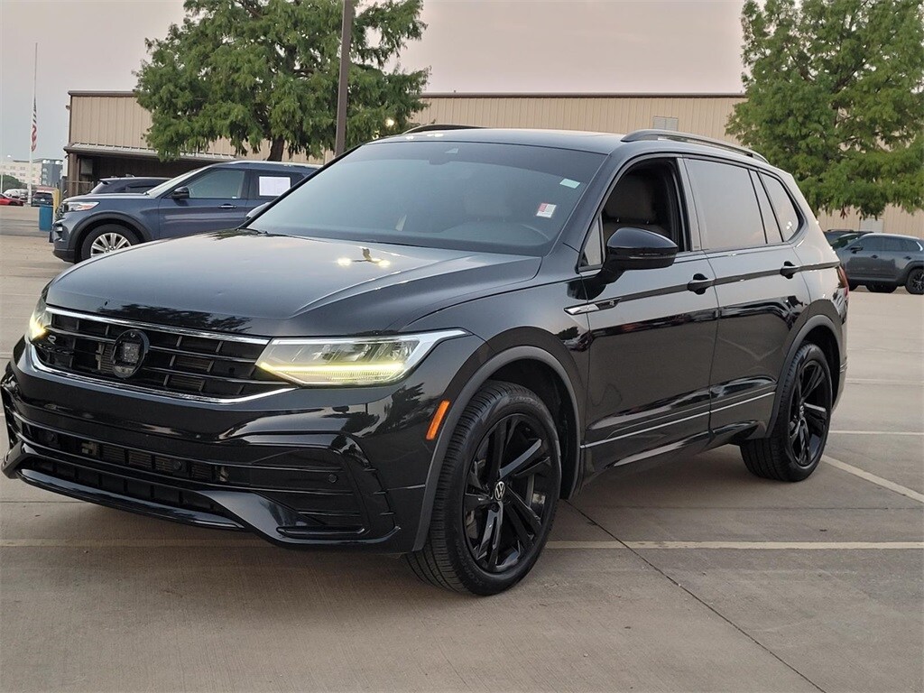 2023 Volkswagen Tiguan SE R-Line Black photo 2