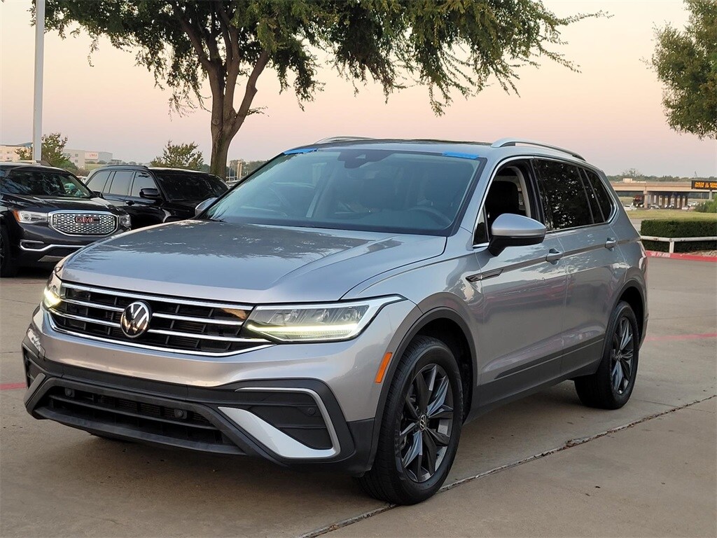 2022 Volkswagen Tiguan SE photo 2