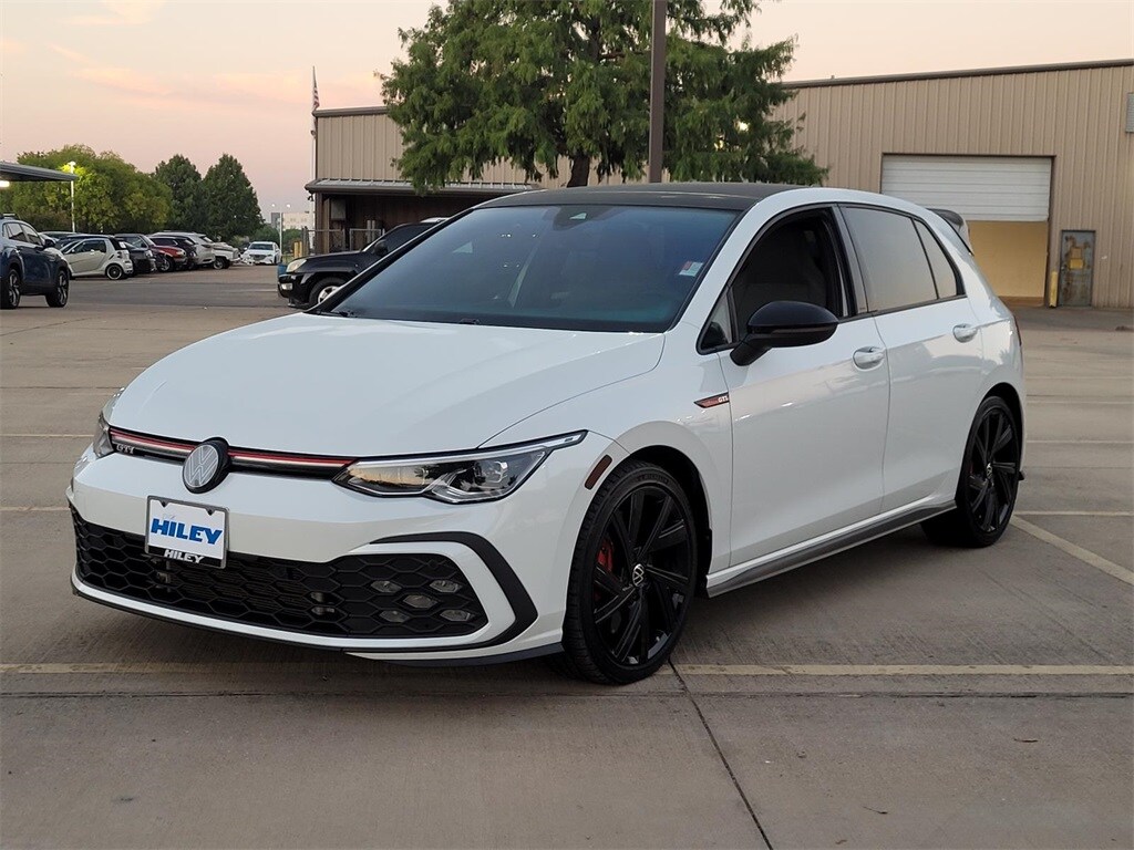 2022 Volkswagen Golf GTI SE photo 2