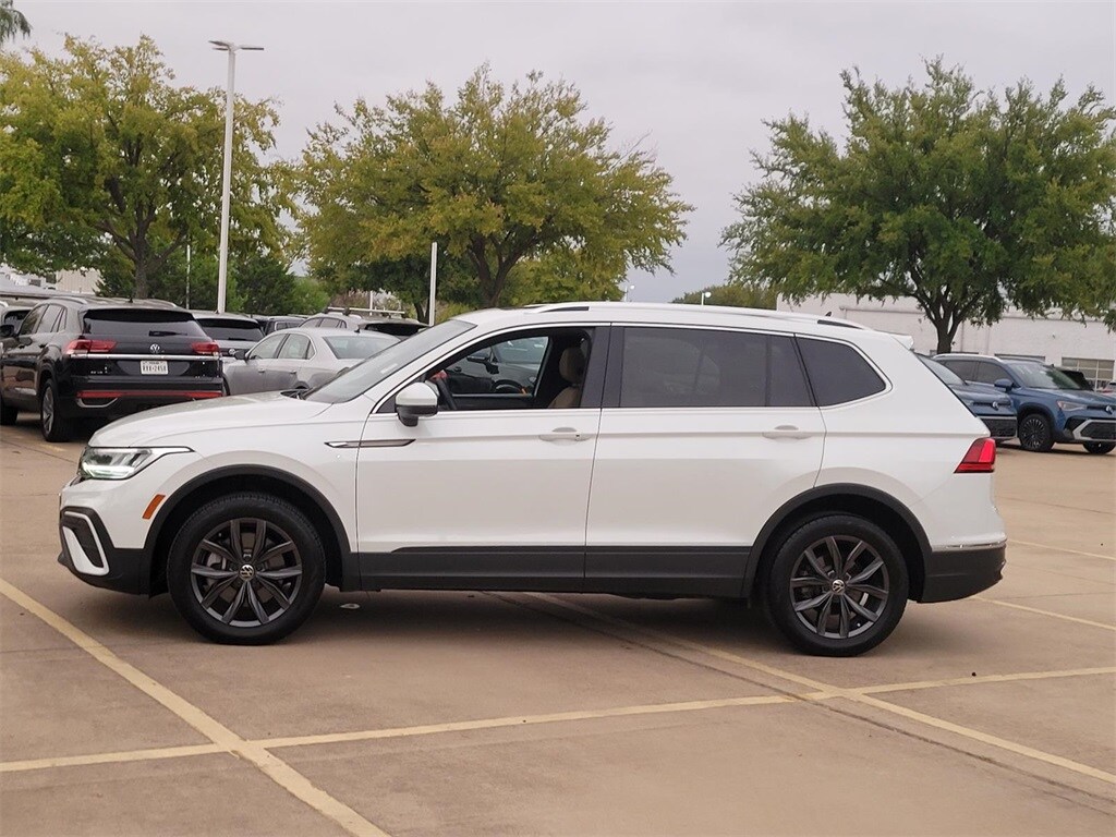 2023 Volkswagen Tiguan SE photo 3