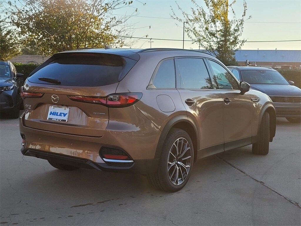 2025 Mazda CX-70 Plug-in Hybrid Premium Plus photo 3