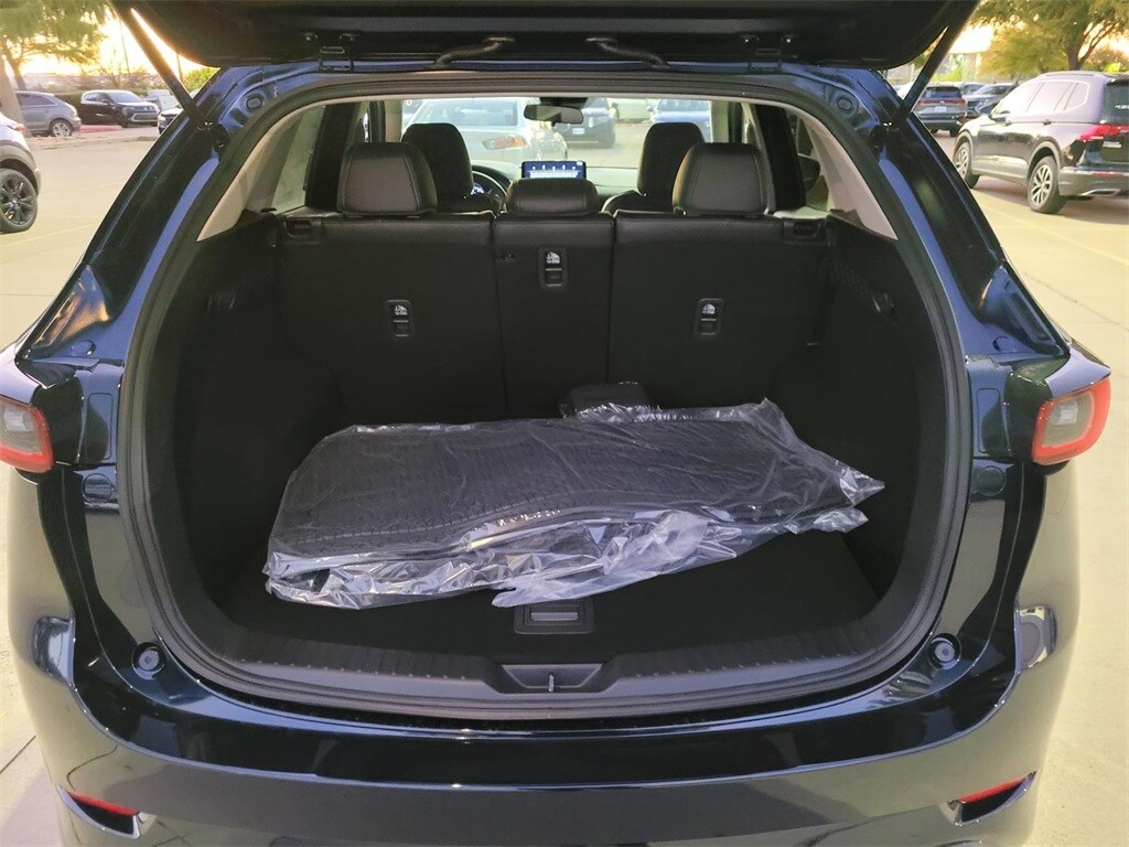 2025 Mazda CX-5 2.5 Select photo 3