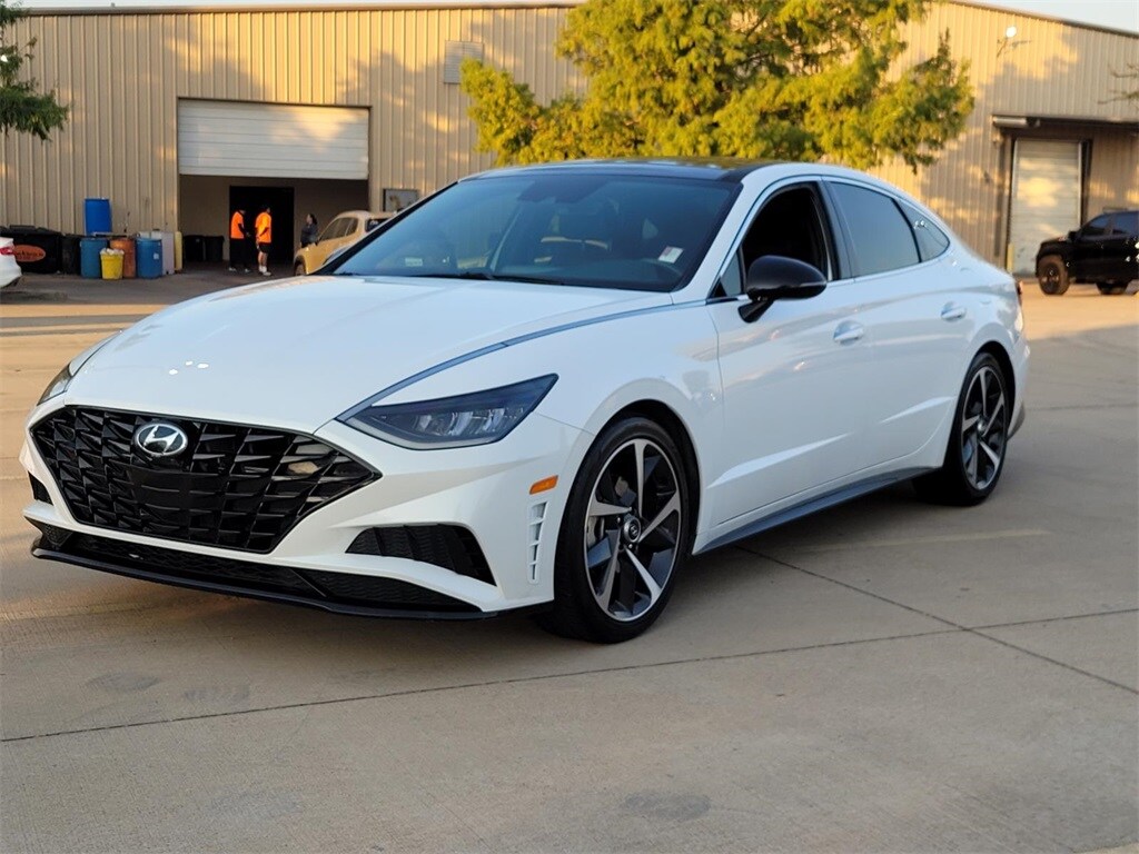 2022 Hyundai Sonata SEL Plus photo 3