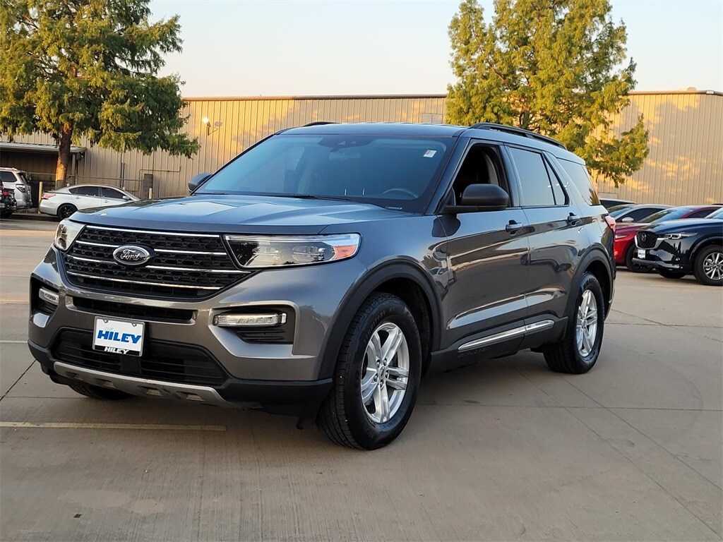 2021 Ford Explorer XLT photo 3