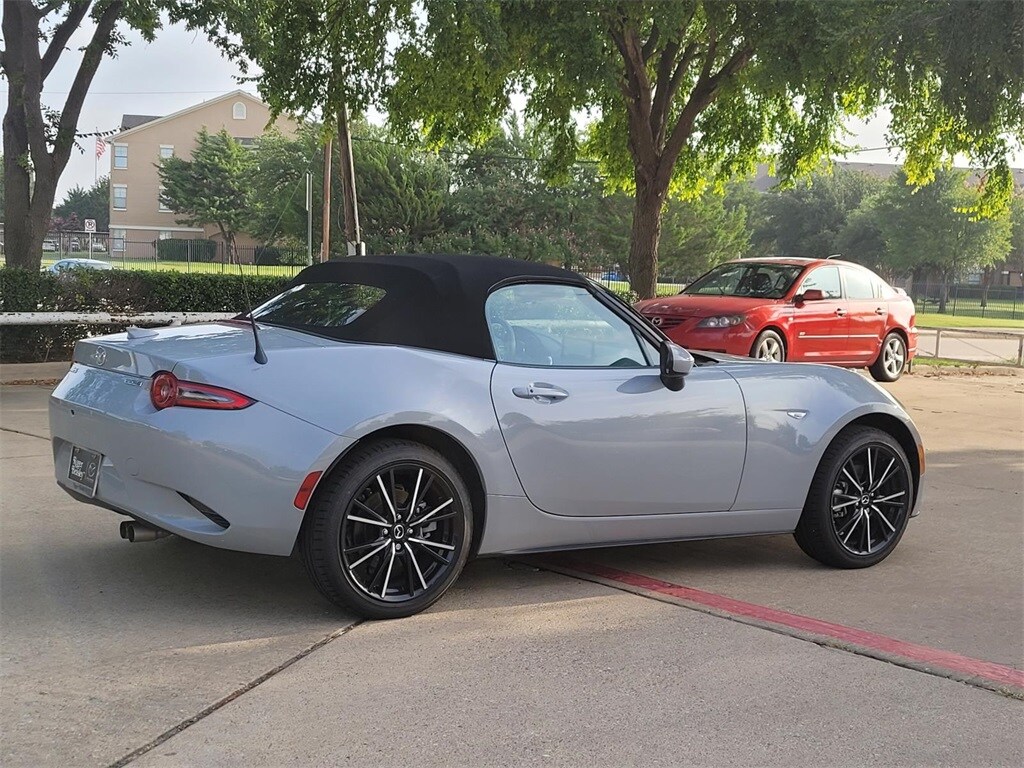 2025 Mazda MX-5 Miata Miata Grand Touring photo 3