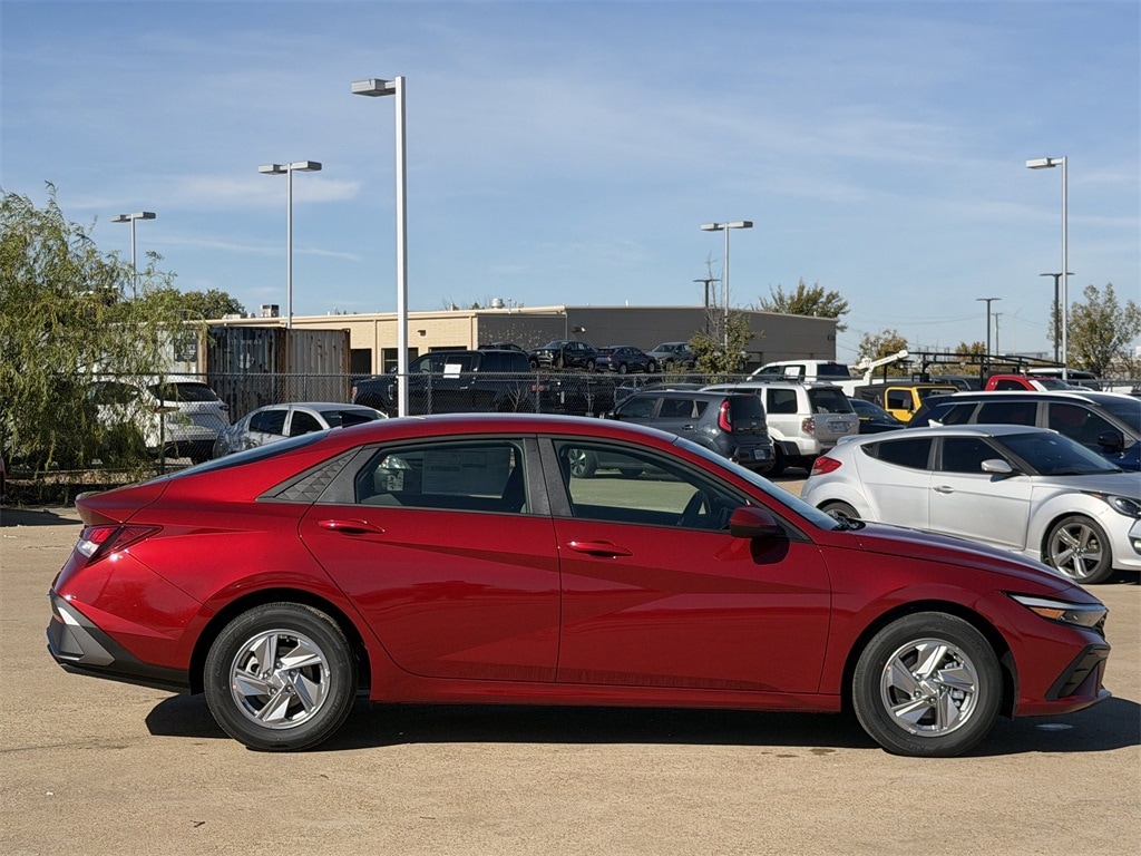 New 2026 Hyundai Elantra SE Sedan