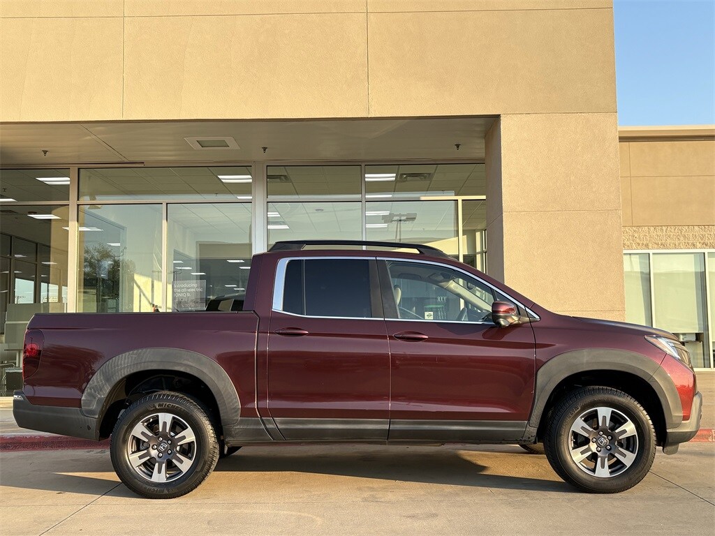 2018 Honda Ridgeline RTL-T photo 2