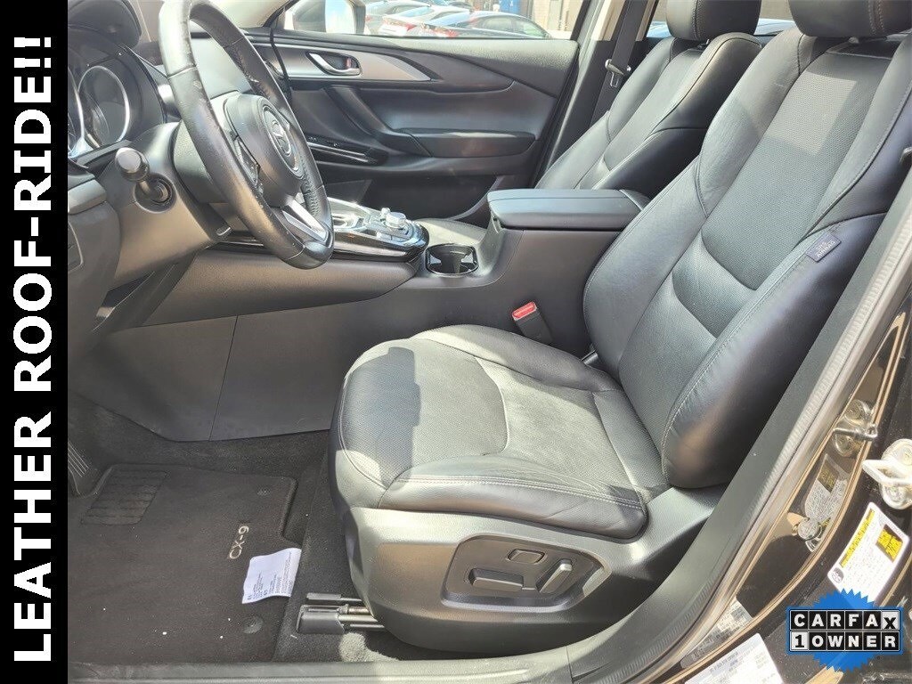 2023 Mazda CX-9 Touring photo 2