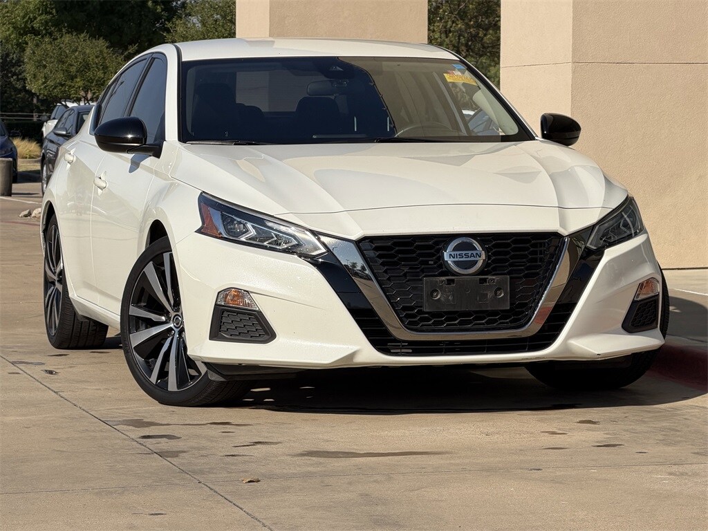 2021 Nissan Altima 2.5 SR photo 2