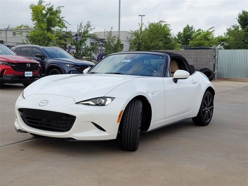 2025 Mazda MX-5 Miata Miata Grand Touring photo 3