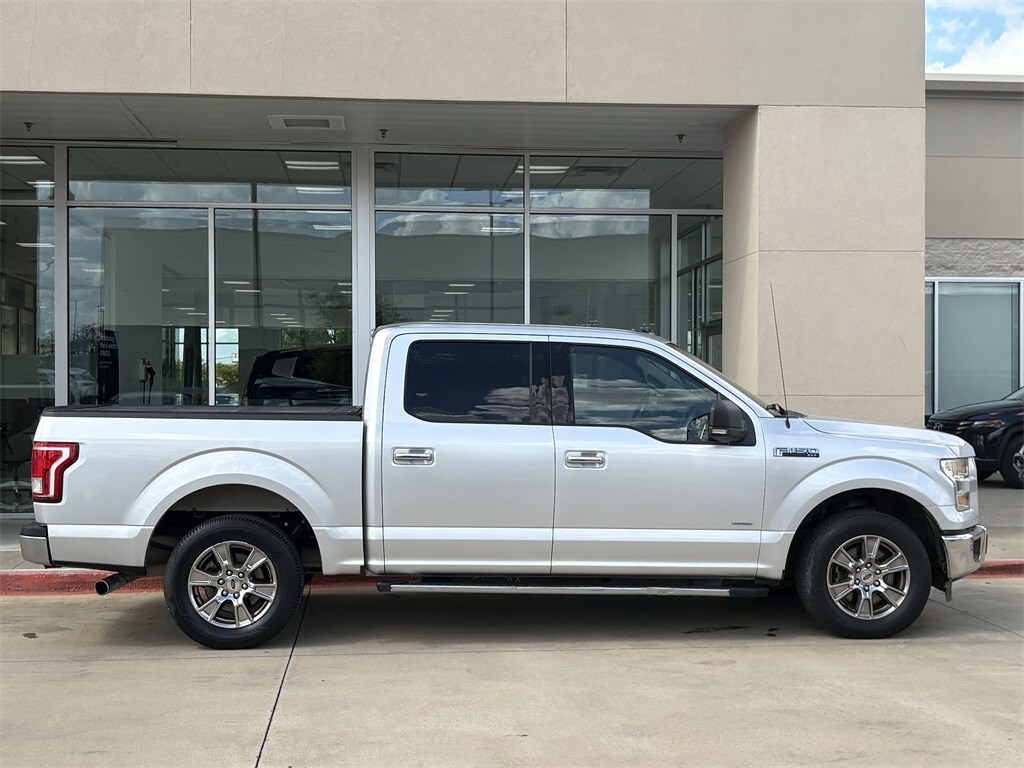 2015 Ford F-150 XLT photo 2
