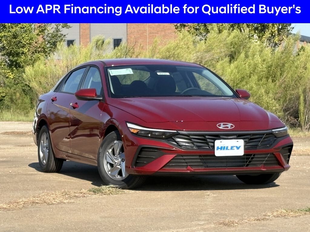 New 2025 Hyundai Elantra SE Sedan