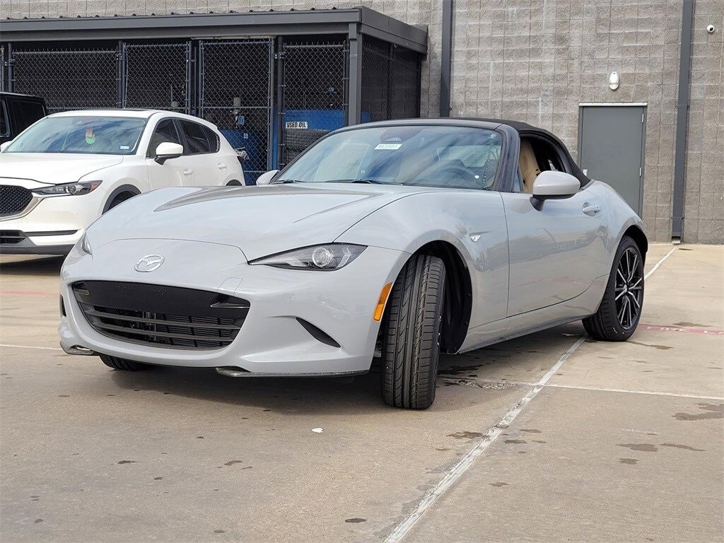 2025 Mazda MX-5 Miata Miata Grand Touring photo 3
