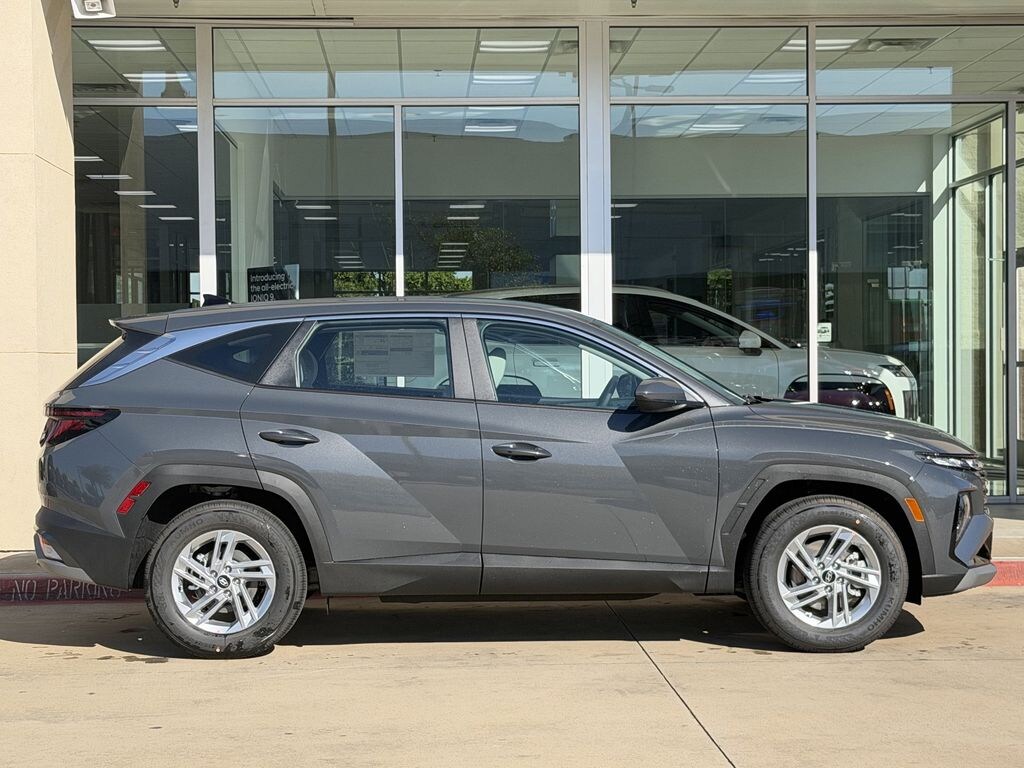 New 2026 Hyundai Tucson SE SUV