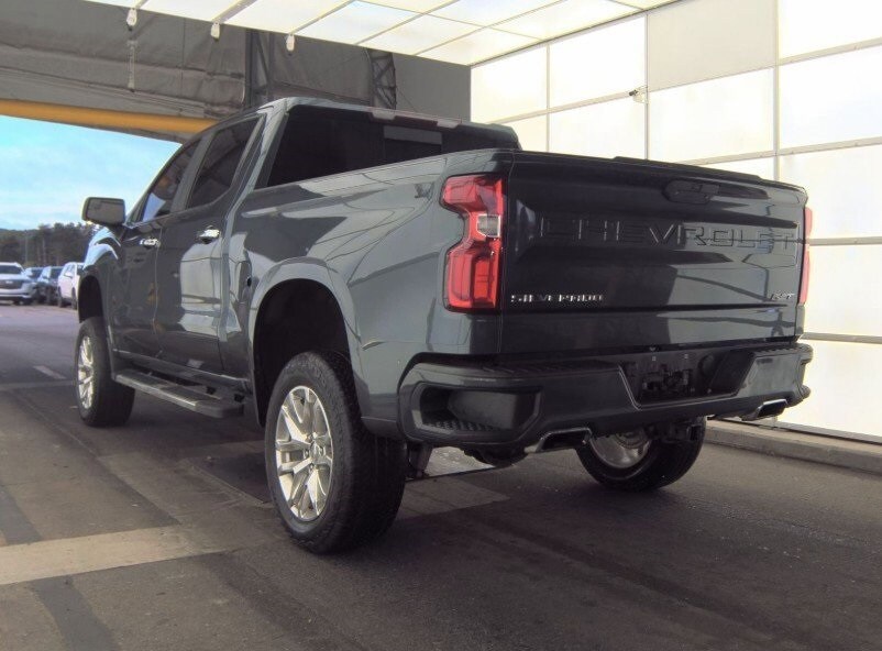 2020 Chevrolet Silverado 1500 RST photo 2