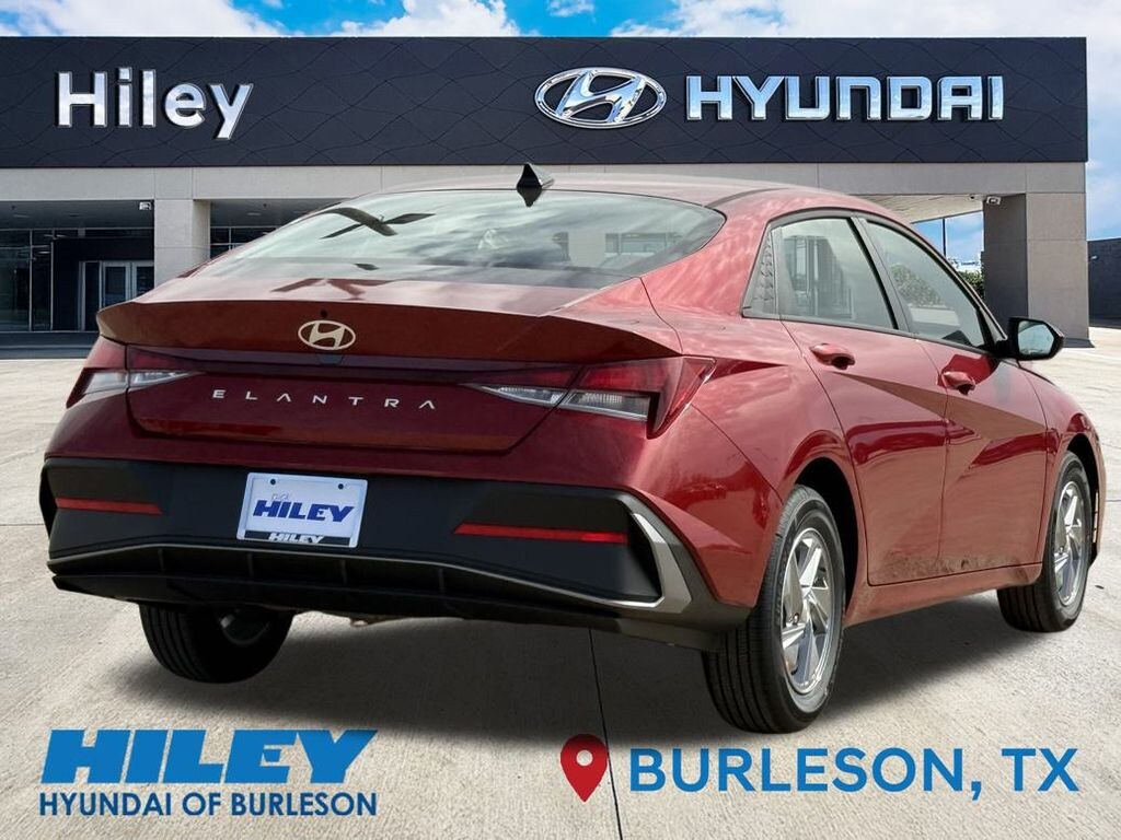 New 2026 Hyundai Elantra SE Sedan