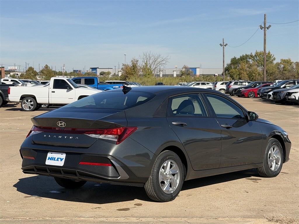 New 2026 Hyundai Elantra SE Sedan