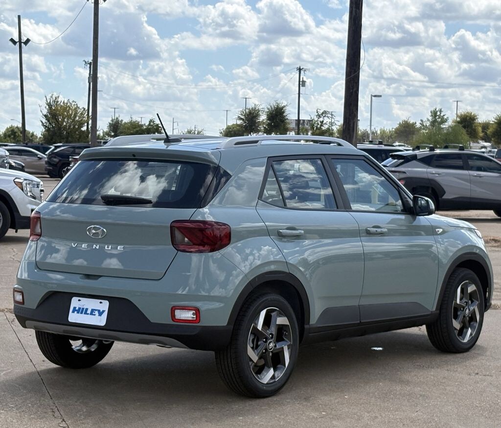New 2025 Hyundai Venue Limited SUV