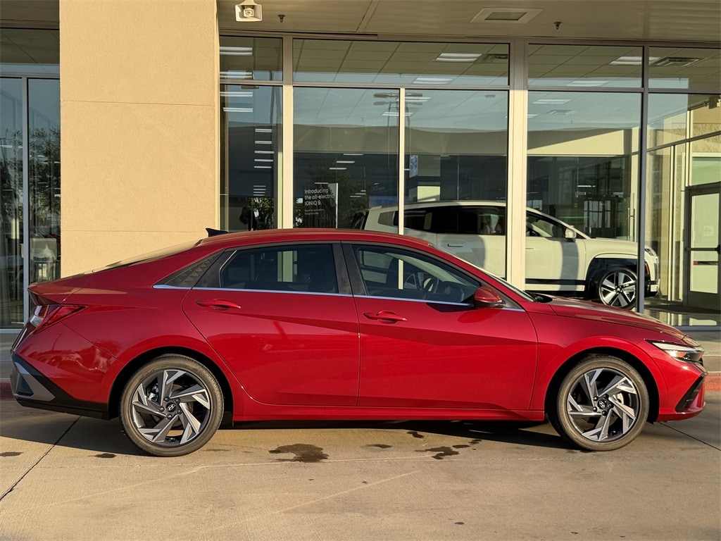 New 2025 Hyundai Elantra SEL Convenience Sedan