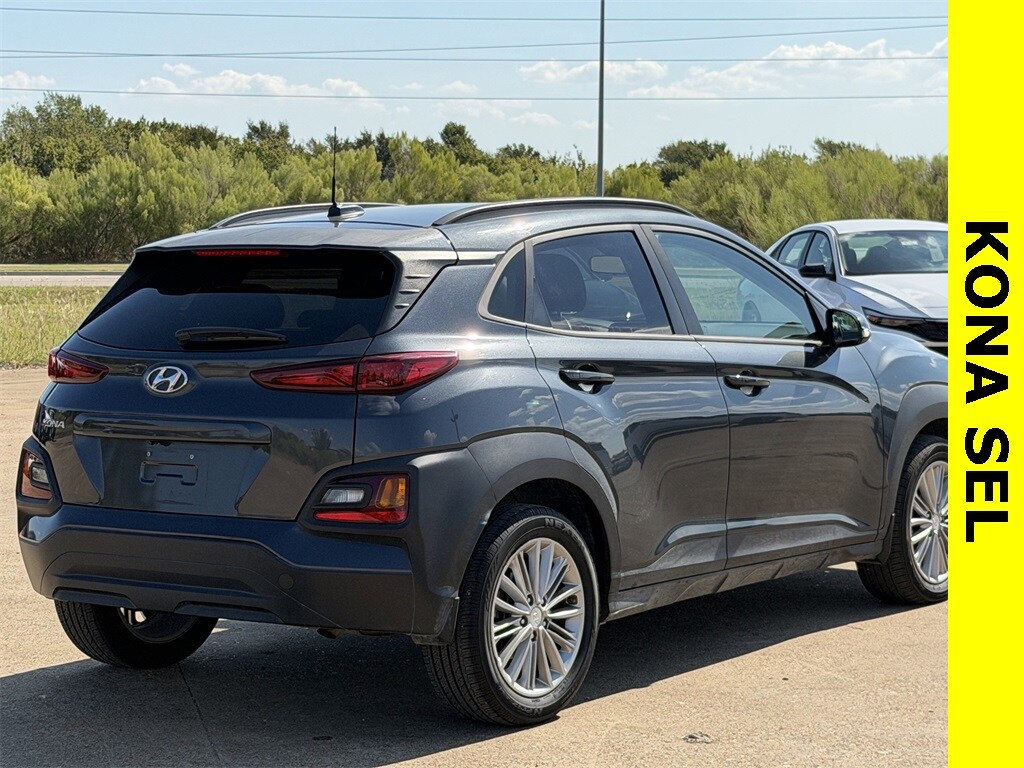 2019 Hyundai Kona SEL photo 2