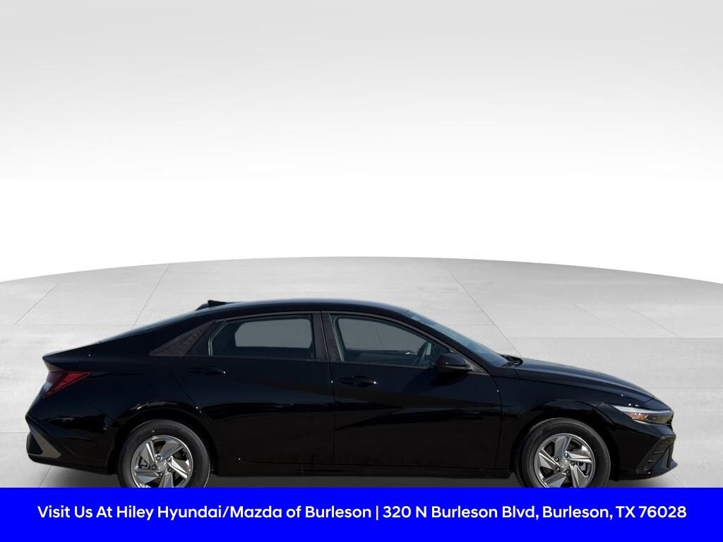 New 2026 Hyundai Elantra SE Sedan