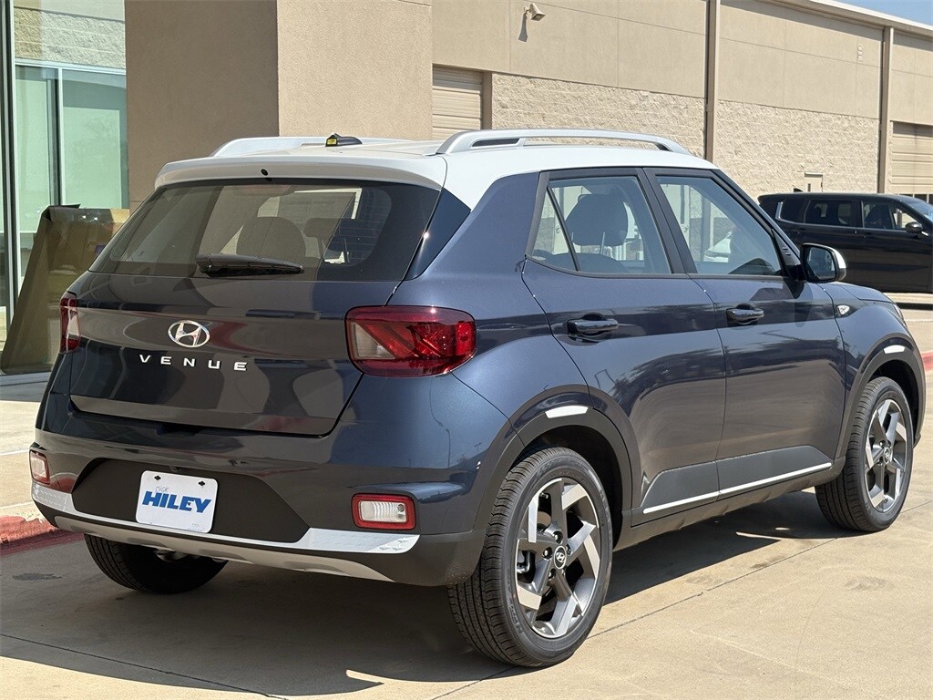 2025 Hyundai Venue Limited photo 3