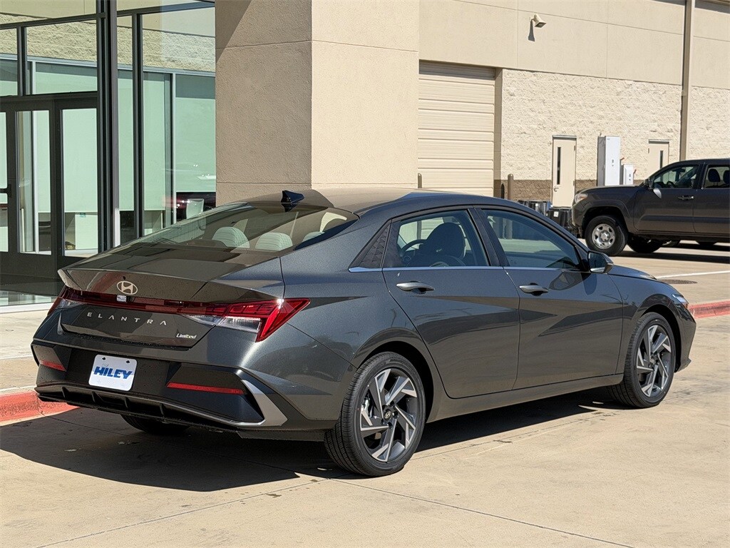 New 2025 Hyundai Elantra Limited Sedan